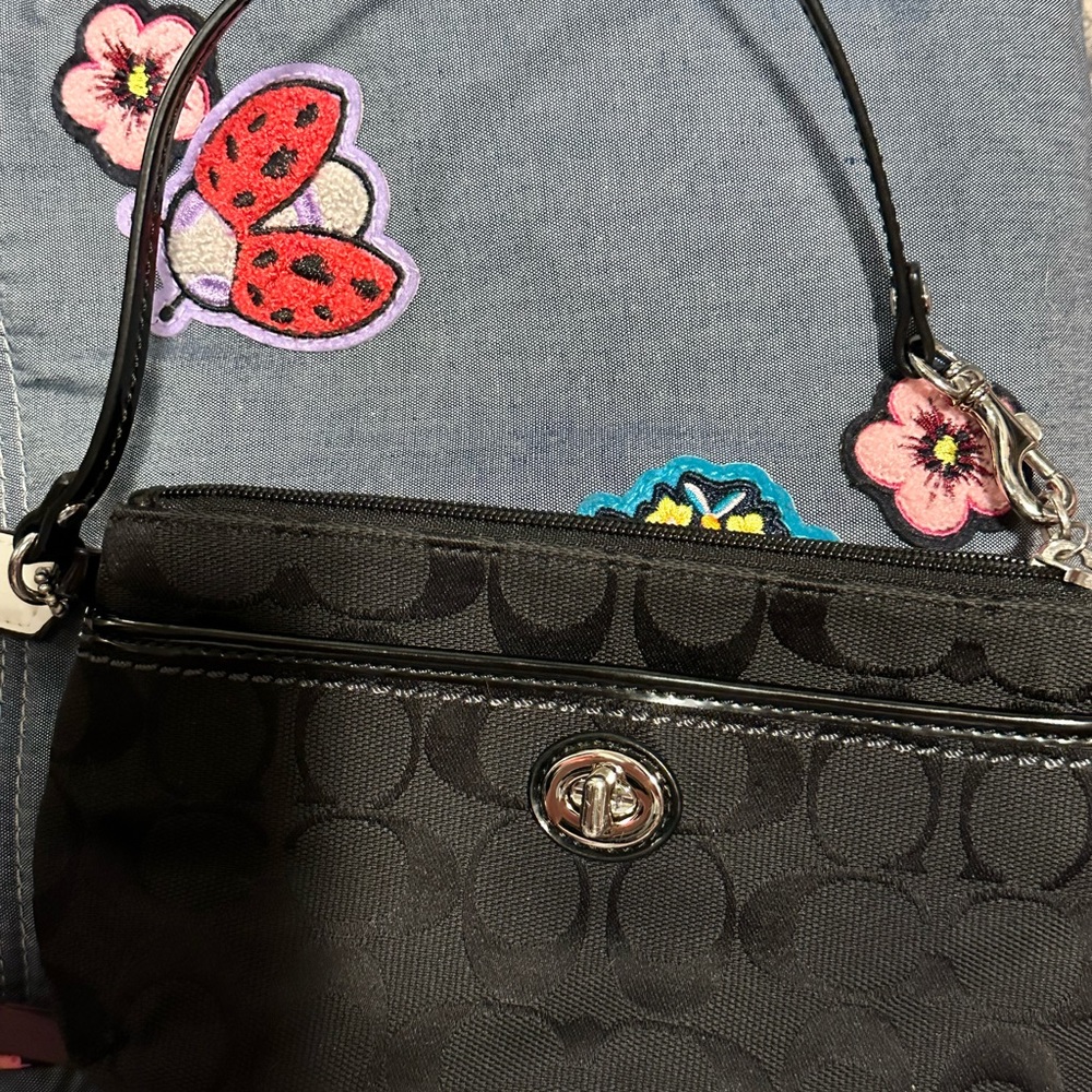 EUC coach wristlet canvas logo - Picture 3 of 6